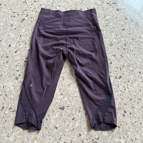 Lululemon Capri Purple Size 8 - Picture 2 of 3